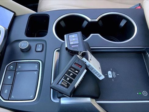 Used 2023 Acura MDX SH-AWD w/ Technology Package image 11