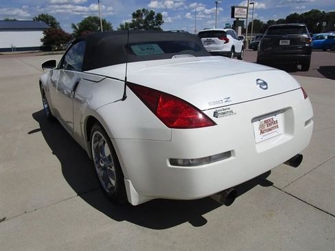 Used 2004 Nissan 350Z Touring RWD image 7