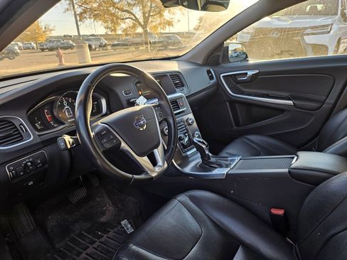 Used 2016 Volvo V60 T5 Premier image 12