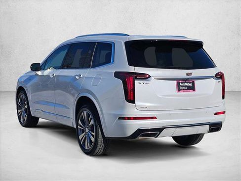 Used 2022 Cadillac XT6 Premium Luxury w/ Technology Package image 8