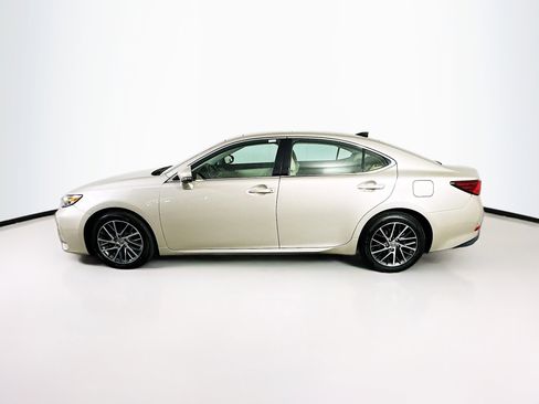 Used 2016 Lexus ES 350 w/ Navigation System Package image 4