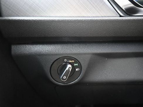 Used 2024 Volkswagen Jetta SE FWD image 28