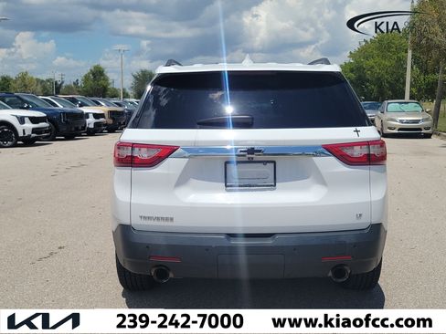 Used 2021 Chevrolet Traverse LT FWD image 5