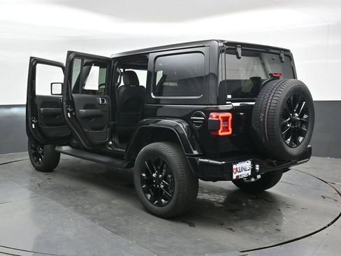 Used 2021 Jeep Wrangler Unlimited Sahara AWD/4WD image 49