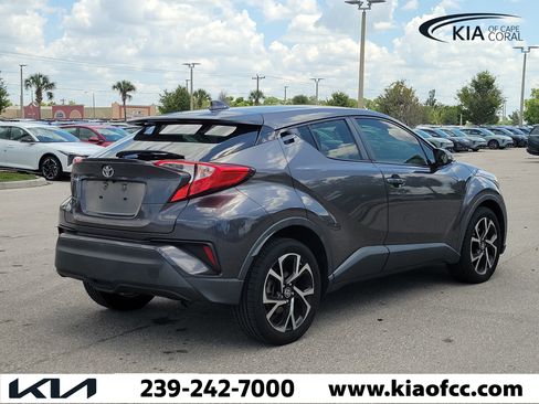 Used 2020 Toyota C-HR XLE FWD image 6