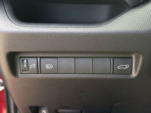 Used 2022 Toyota RAV4 XLE Premium AWD/4WD image 25