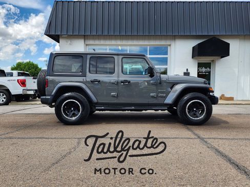 Used 2019 Jeep Wrangler Unlimited Sahara AWD/4WD image 1