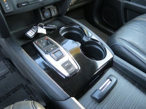 Used 2016 Honda Pilot Touring image 23