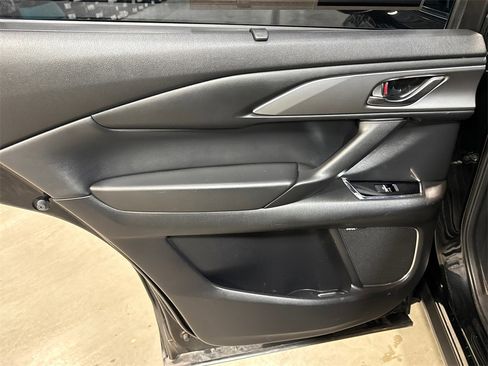 Used 2018 MAZDA CX-9 Touring w/ Touring Premium Package image 10