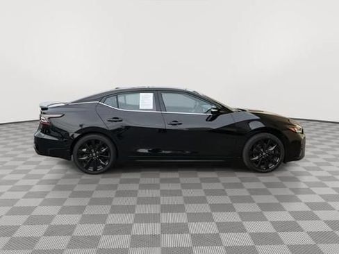 Used 2023 Nissan Maxima SR w/ Sport Mat Group FWD image 2