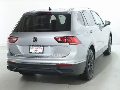 Certified 2024 Volkswagen Tiguan SE AWD/4WD image 49