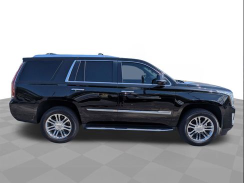 Used 2019 Cadillac Escalade 2WD image 3