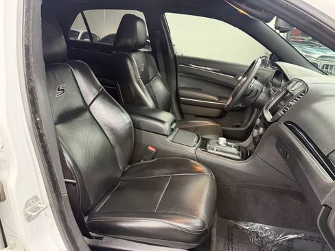 Used 2022 Chrysler 300 S w/ Comfort Group image 23