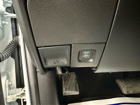 Used 2025 RAM 3500 Limited AWD/4WD image 41