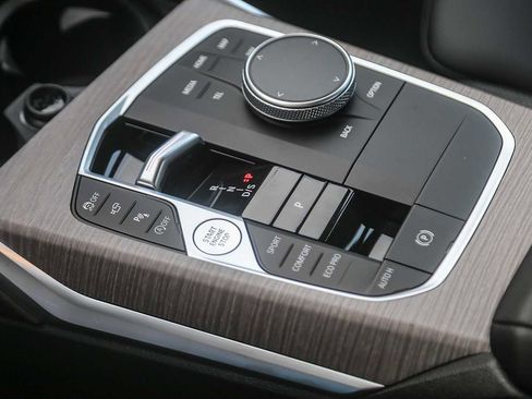 New 2026 BMW 330i Sedan w/ M Sport Package image 16