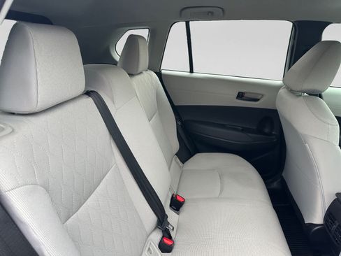 Used 2024 Toyota Corolla Cross LE FWD image 17