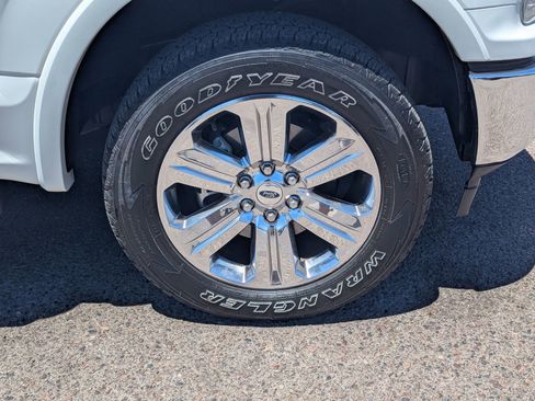 Used 2020 Ford F150 Lariat w/ Equipment Group 502A Luxury AWD/4WD image 9