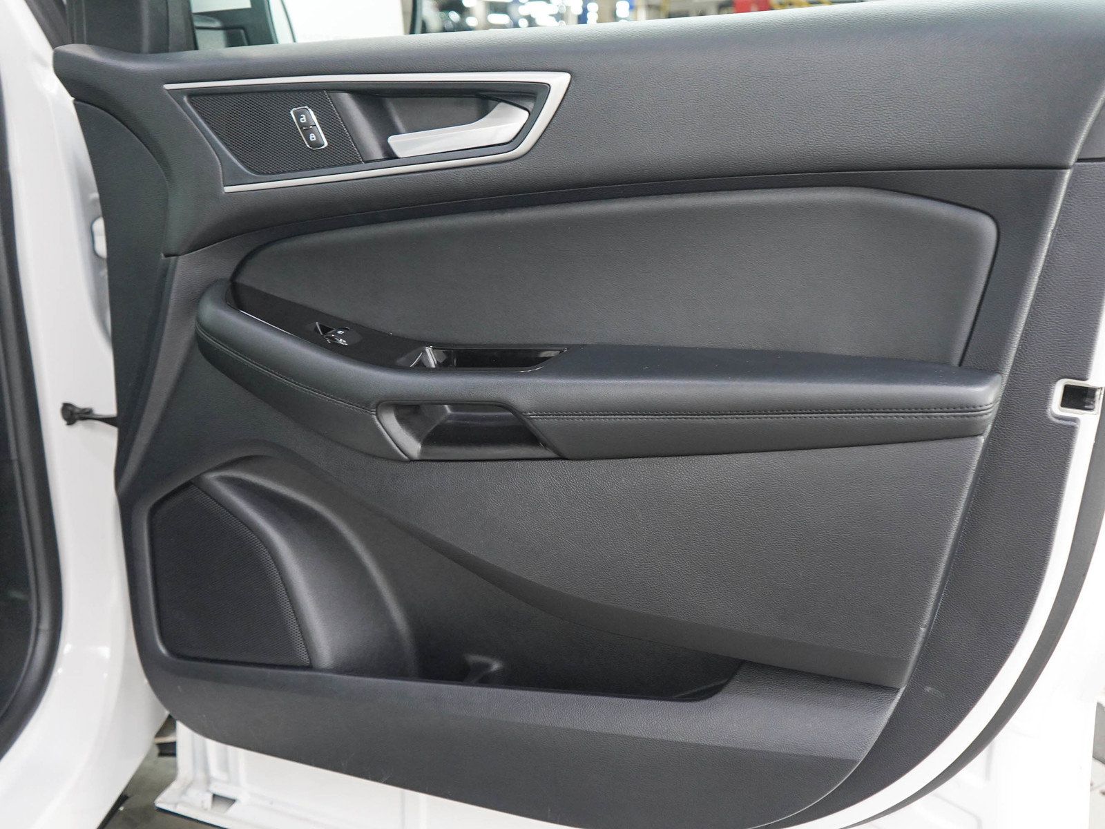 Used 2019 Ford Edge SEL w/ Equipment Group 201A AWD/4WD image 9