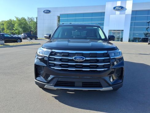 New 2026 Ford Explorer Active RWD image 8
