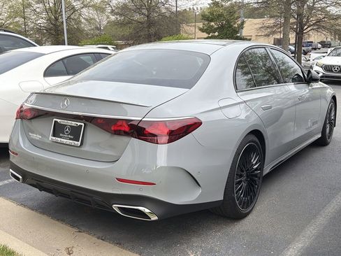 Used 2025 Mercedes-Benz E 350 Sedan image 4