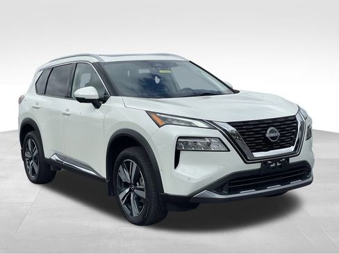 Used 2023 Nissan Rogue SL image 3