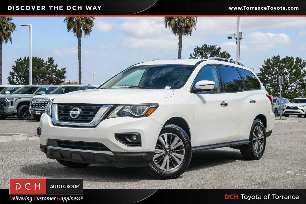 Used 2017 Nissan Pathfinder SV AWD/4WD image 1
