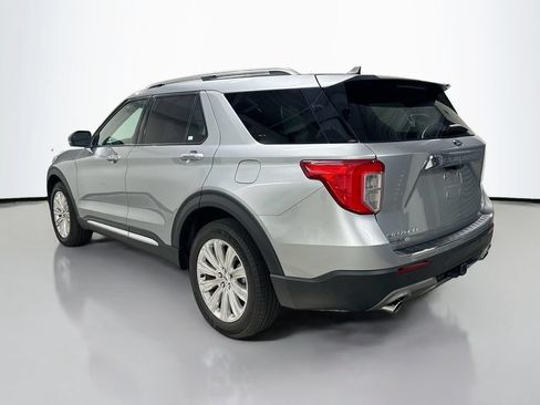 Used 2023 Ford Explorer Limited w/ Equipment Group 301A AWD/4WD image 3