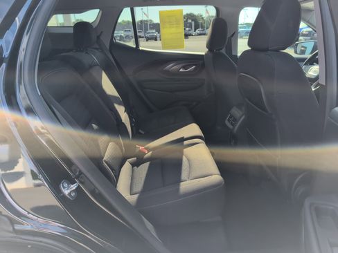 Used 2024 GMC Terrain SLE image 30