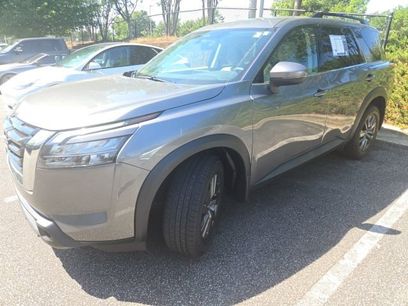 Certified 2024 Nissan Pathfinder SV w/ SV Premium Package