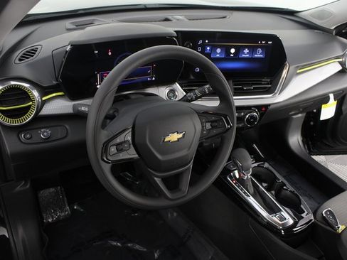 New 2026 Chevrolet Trax LT image 9