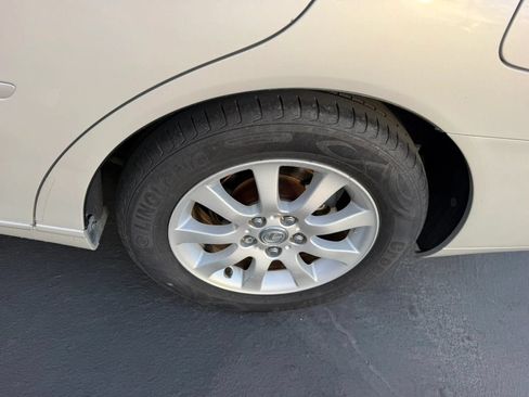 Used 2003 Lexus ES 330 w/ Premium Pkg FWD image 31