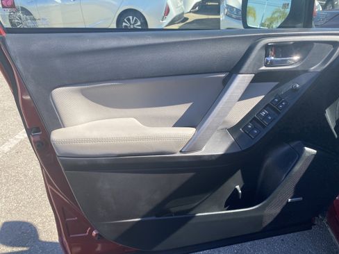 Used 2016 Subaru Forester 2.5i Limited image 14