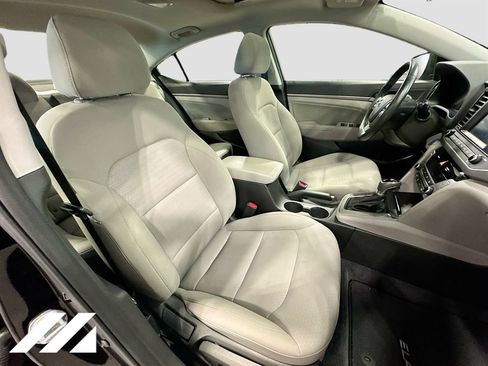 Used 2018 Hyundai Elantra Value Edition FWD image 28