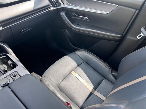 Used 2024 MAZDA CX-90 3.3 Turbo S w/ Premium Package image 19