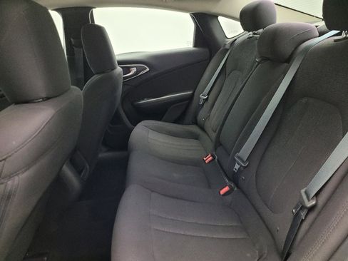 Used 2015 Chrysler 200 Limited FWD image 18