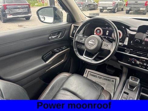 Used 2023 Nissan Pathfinder Platinum AWD/4WD image 17