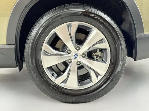Used 2025 Subaru Ascent Premium AWD/4WD image 9