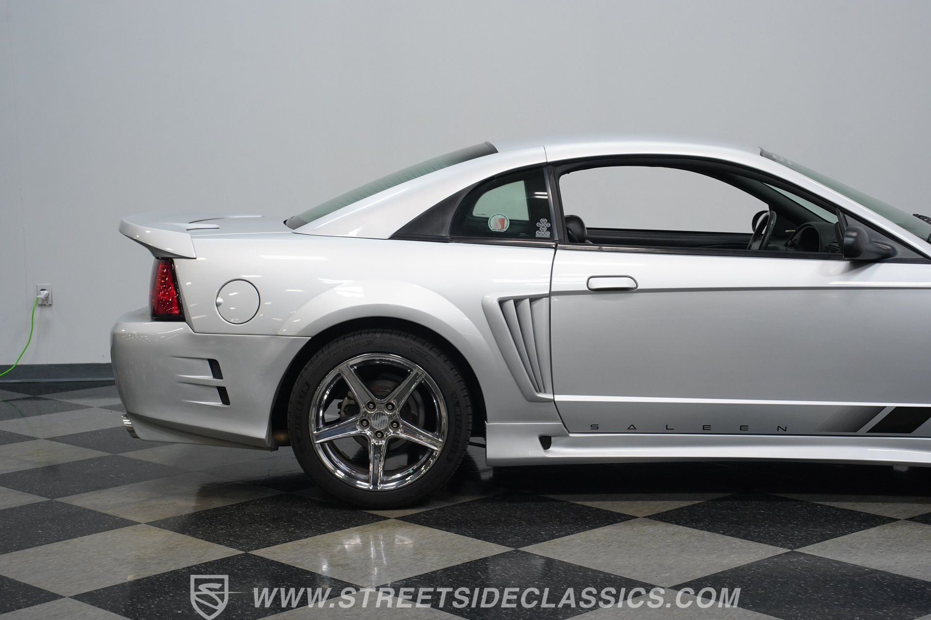 Used 2001 Ford Mustang GT RWD image 28