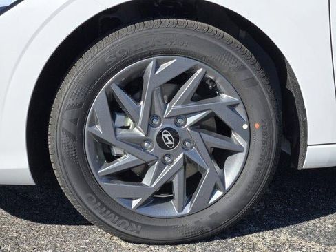 New 2026 Hyundai Elantra Hybrid FWD image 9