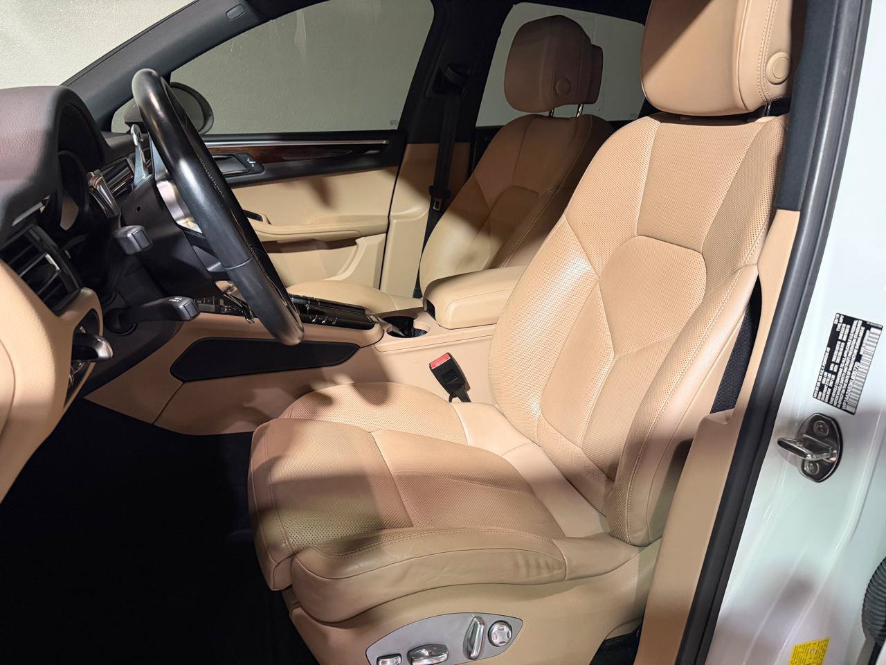 Used 2019 Porsche Macan AWD/4WD image 10