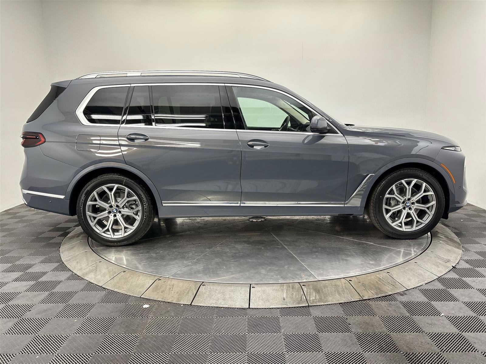 New 2026 BMW X7 xDrive40i w/ Premium Package AWD/4WD image 17