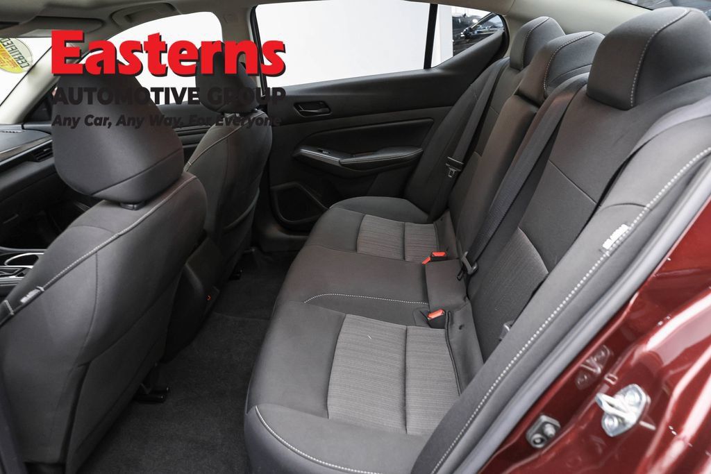 Used 2024 Nissan Altima 2.5 SV w/ SV Premium Package AWD/4WD image 21