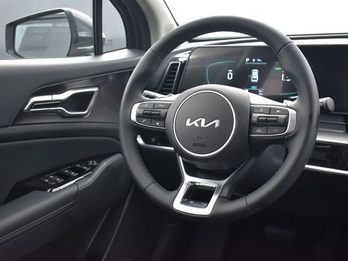 Used 2023 Kia Sportage EX image 17