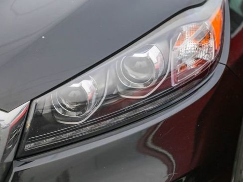 Used 2019 Kia Sorento LX image 4