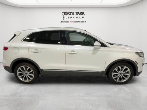 Used 2017 Lincoln MKC Select w/ Select Plus Package FWD image 6