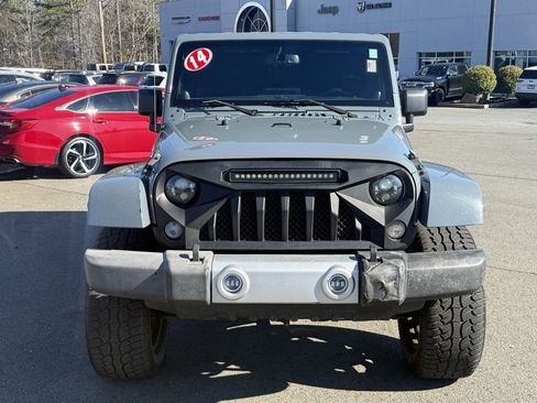 Used 2014 Jeep Wrangler Unlimited Sahara w/ Dual Top Group image 10