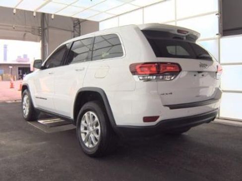 Used 2022 Jeep Grand Cherokee Laredo E image 8