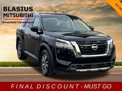 Used 2023 Nissan Pathfinder SL