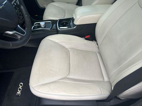 Used 2016 Chrysler 300 C w/ Safetytec Plus Group RWD image 10