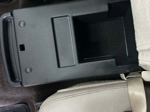 Used 2010 Ford F150 XLT image 21